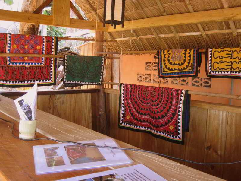 Daauw artwork and local product